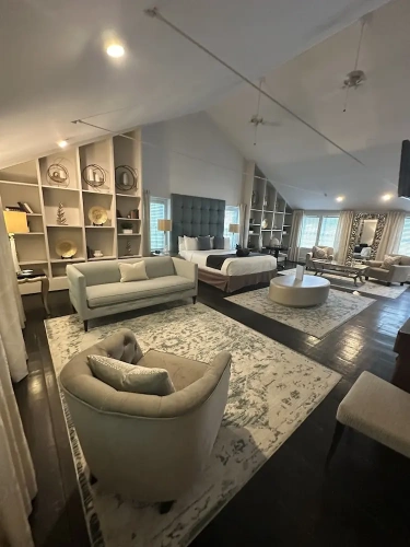 Grand room