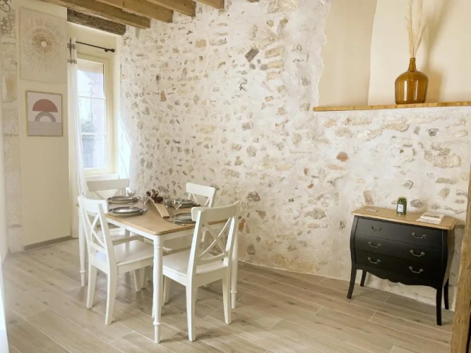 2 Bedrooms Cottage