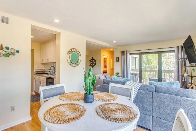 Walk to Beach + Pier: Quiet Condo in Myrtle Beach