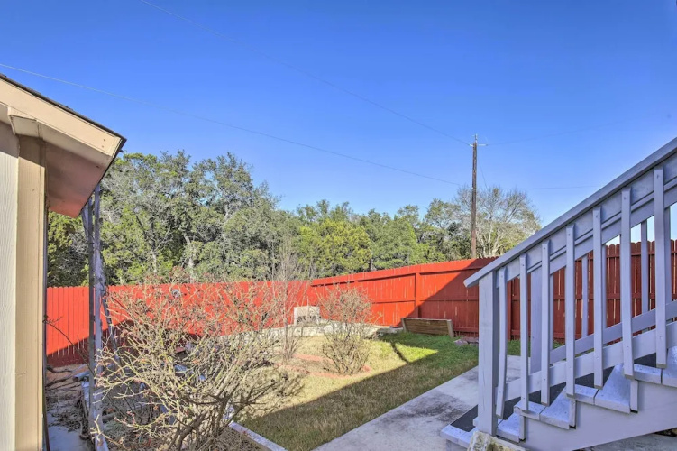 San Antonio Abode Near Golf, Shops + Dining!
