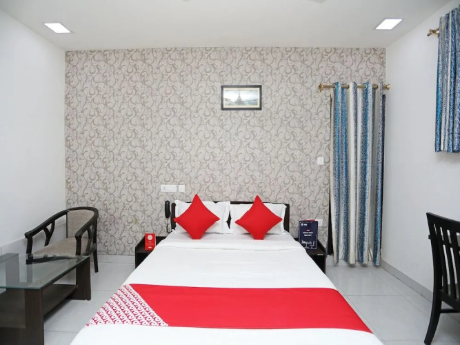OYO 13493 Hotel Vridhi Inn