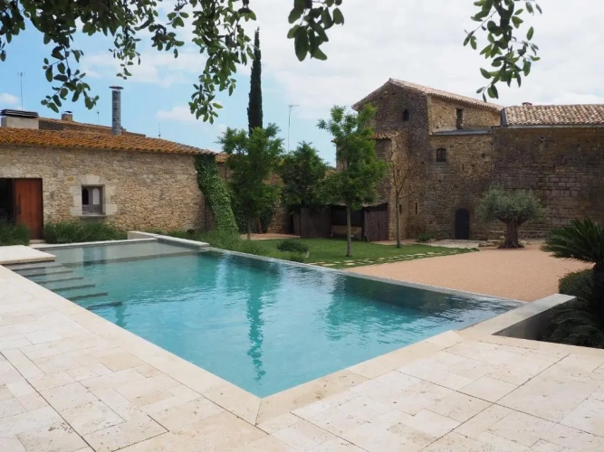 4 Bedrooms Cottage
