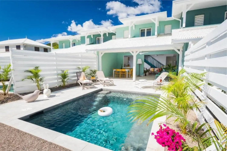 3 Bedrooms Villa