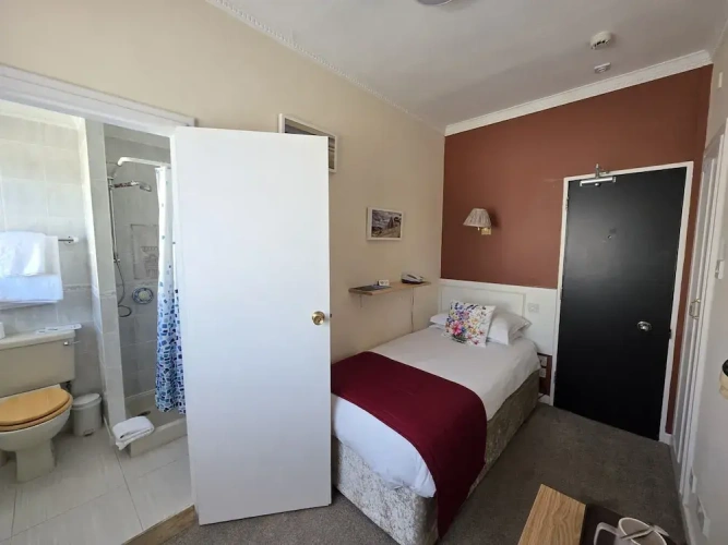 Standard Single room with view