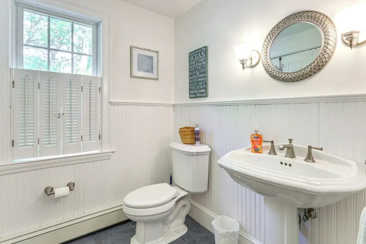 Game Room + Patio: Quiet Centerville Beach Base