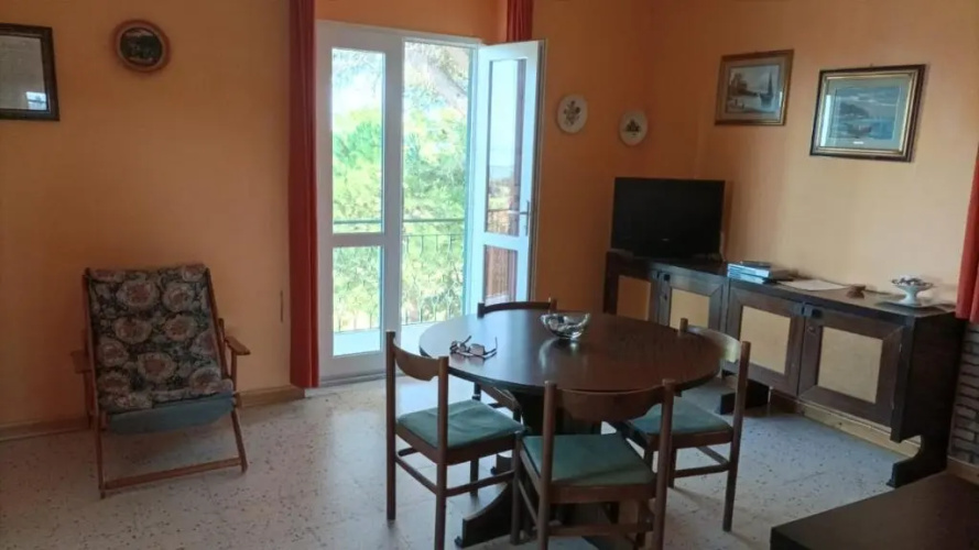 Appartamento panoramico con vista mare.