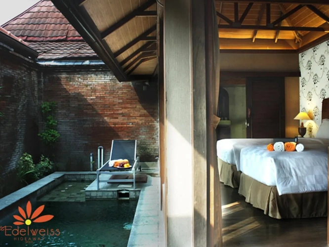 2 Bedrooms Standard Double Family room with pool view