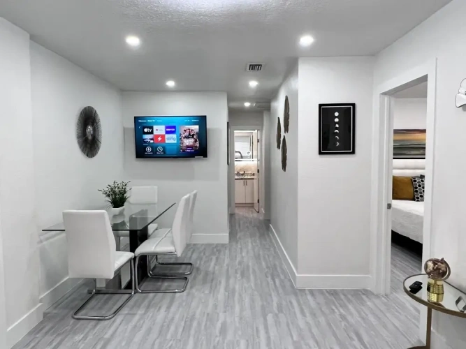 2 Bedrooms Apartment with city view