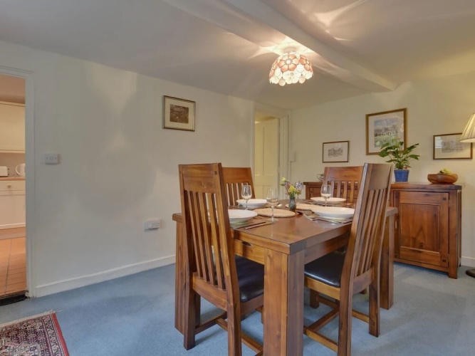Lew Quarry Cottage