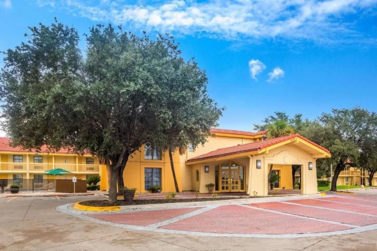 La Vista Express- Formerly La Quinta - Eagle Pass, TX