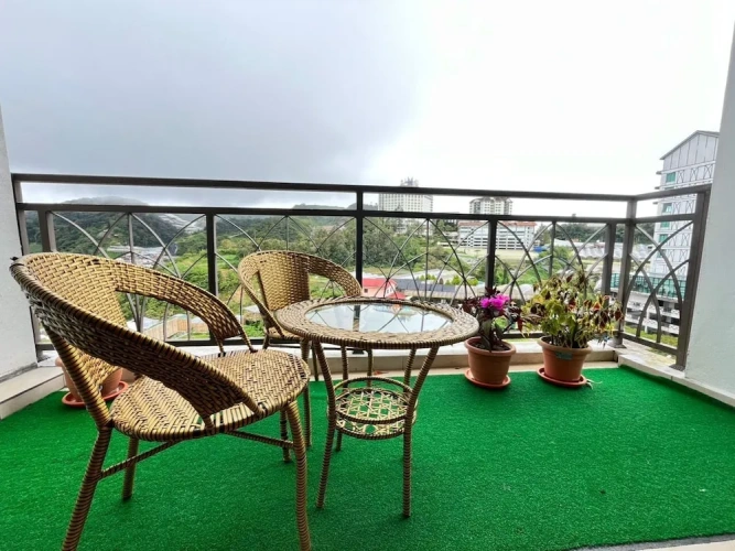 Luxury Apartment with balcony and with mountain view