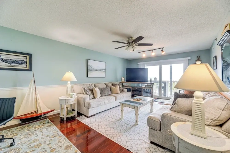 2 Bedrooms Apartment