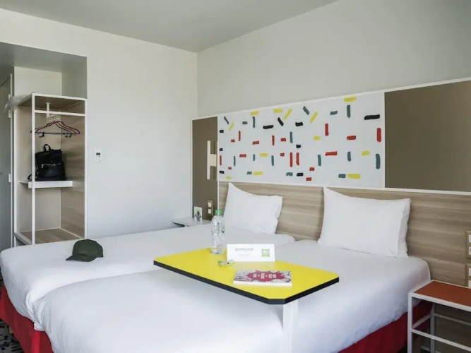 Standard Quadruple Suite