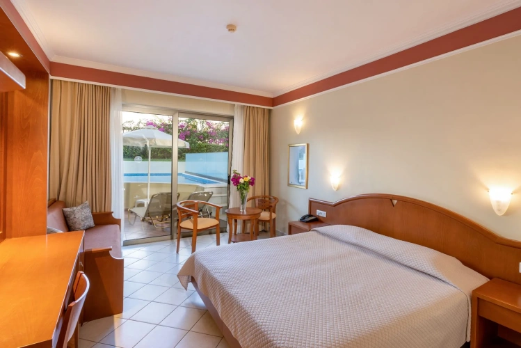 Superior with Private Pool Double room