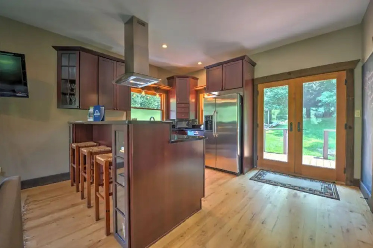 Skyway Cottage - 2 Br Home
