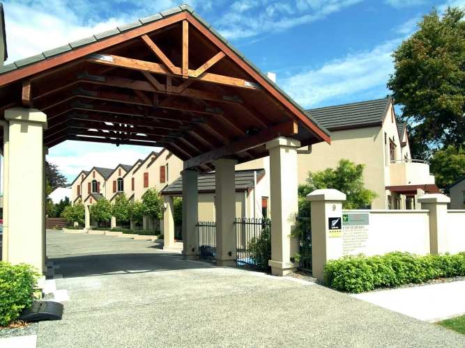 1 Bedroom Apartment with balcony