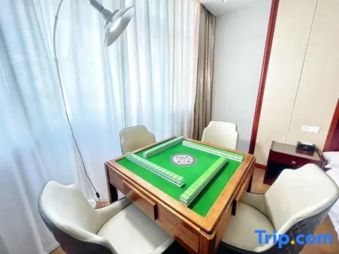 Business Triple Suite
