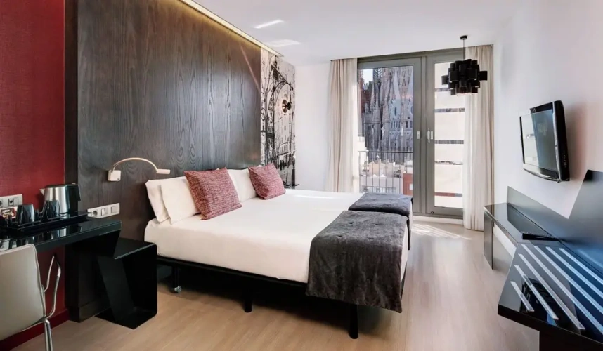 Classic Sagrada Familia view Twin room