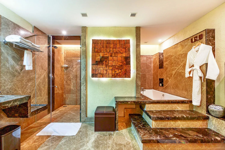Flora Airport Hotel and Convention Centre Kochi