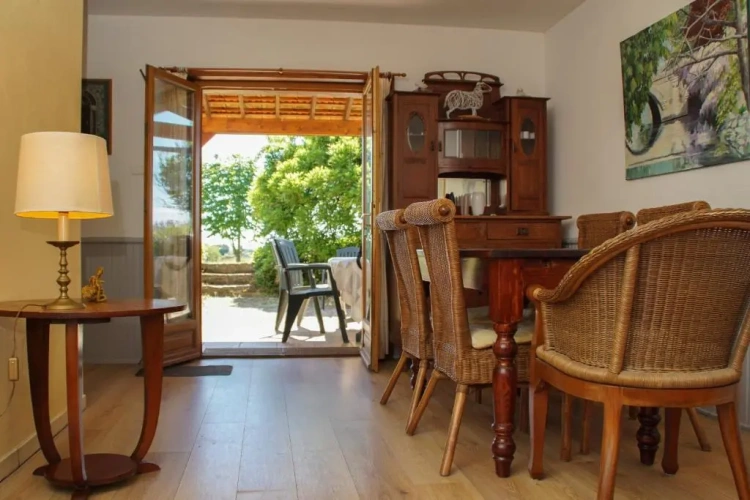 2 Bedrooms Cottage