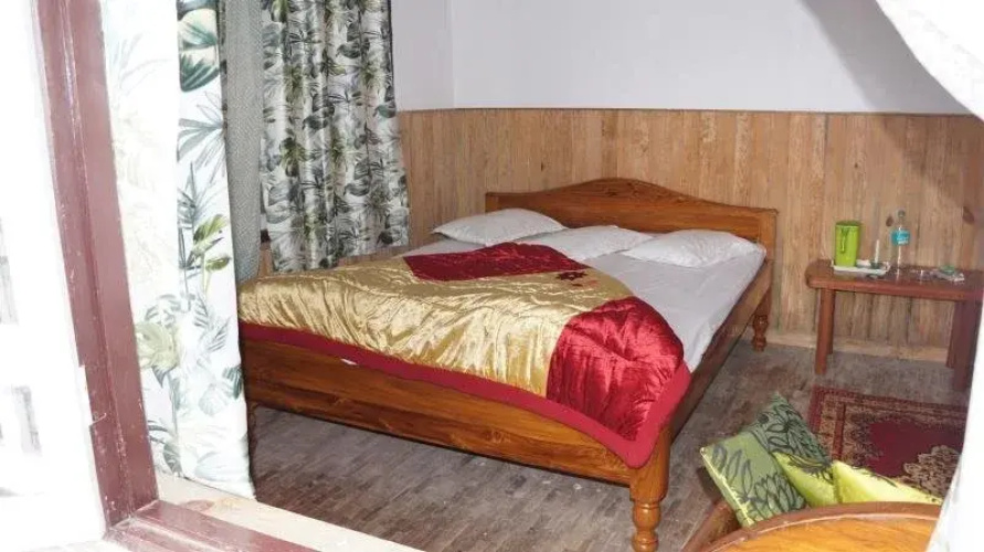 Dezong Retreat