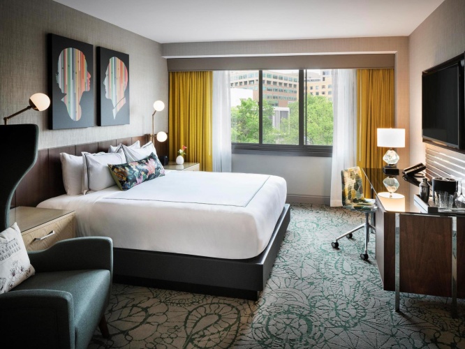 Accessible Double Guestroom with city view
