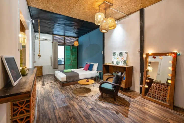 Deluxe Studio