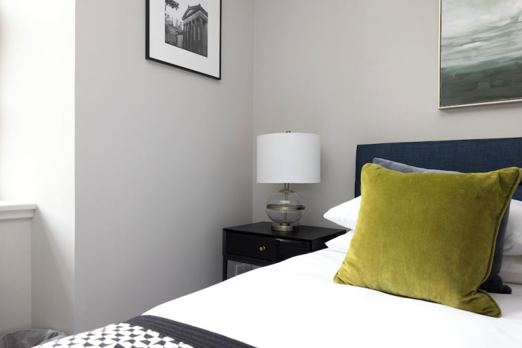 Stylish 2-bed flat in New Town