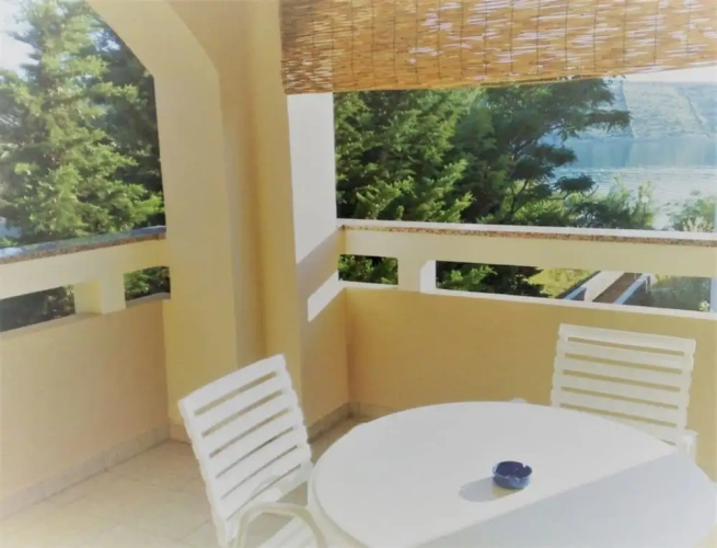 2 Bedrooms Apartment beachfront