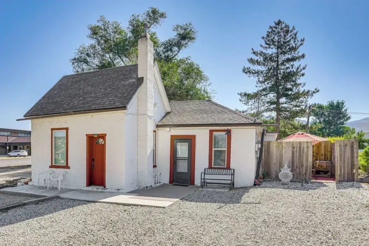 2 Bedrooms Cottage