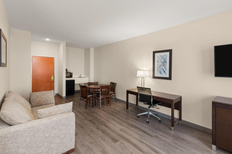 Wingate by Wyndham - Destin FL