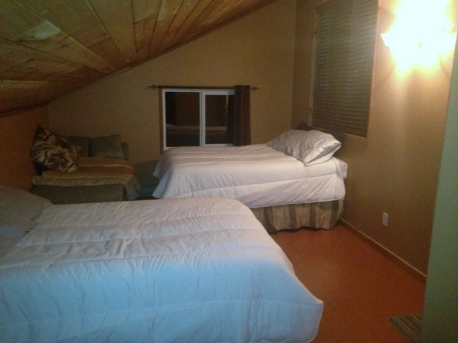 4 Bedrooms Cottage with balcony