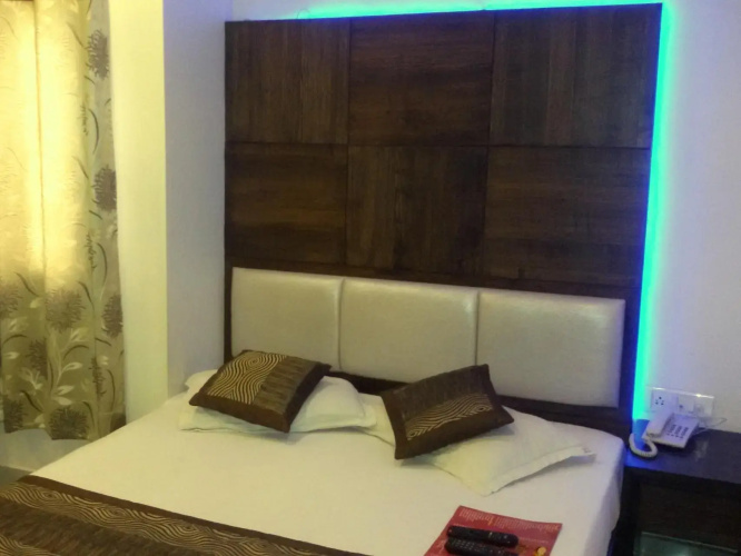 Hotel Saffron Inn
