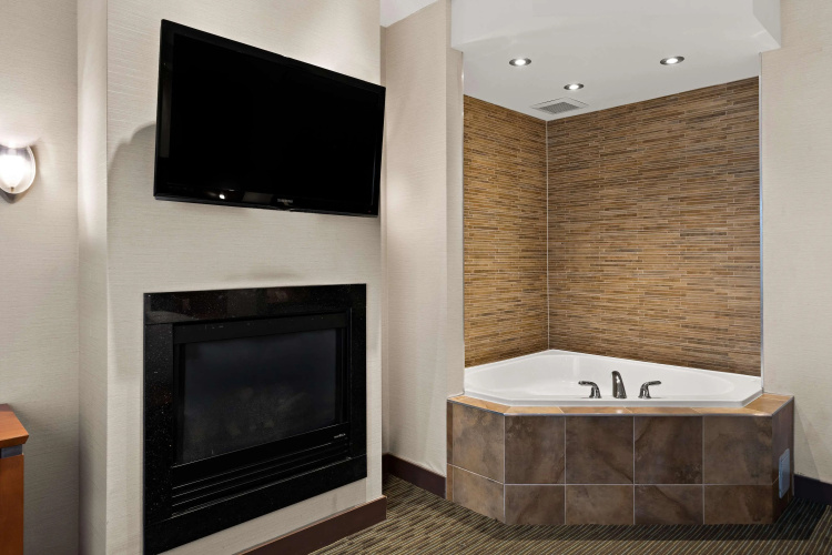 Best Western Plus Orangeville Inn & Suites photo 23