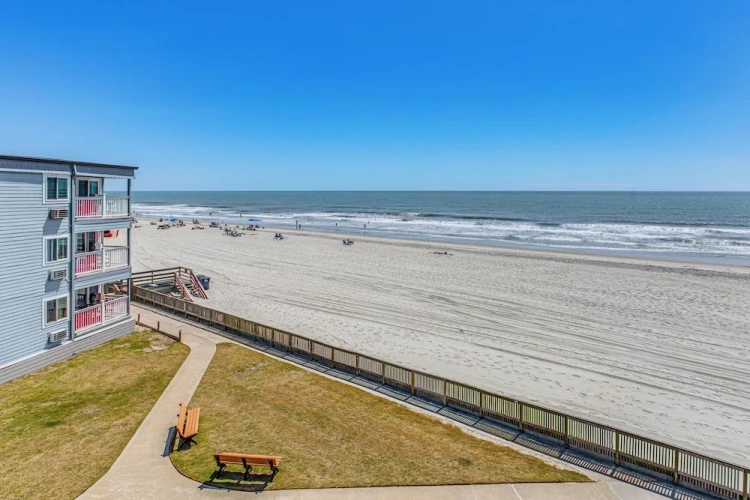 2 Bedrooms Apartment with balcony