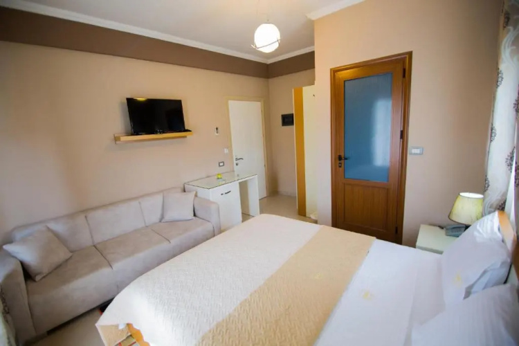 Hotel Dea 2002