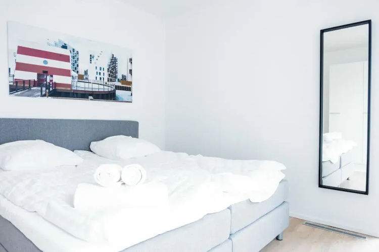 Spacious 1-bed w Private Terrace