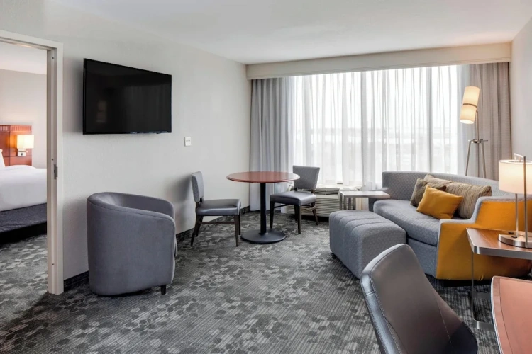 1 Bedroom Suite