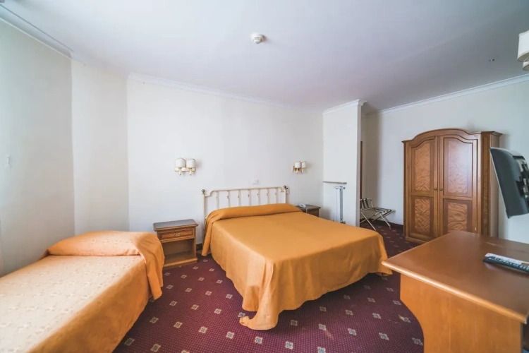 Classic Triple room