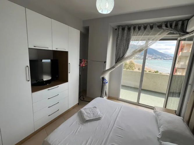 Beautiful 2 Bedroom Flat