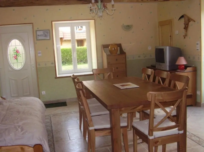 2 Bedrooms Cottage