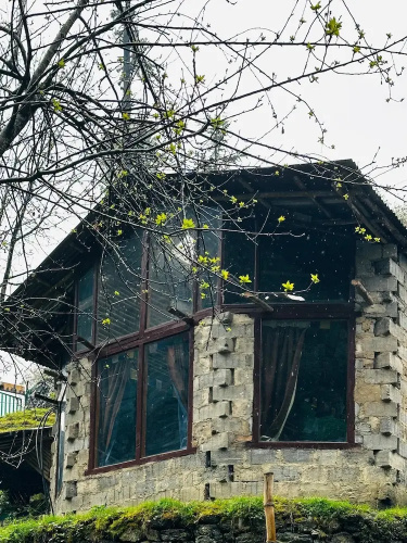 Sunshine Cafe & Cottage Riverside - Himachal Pradesh