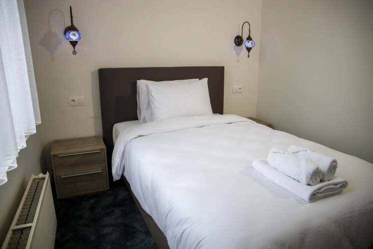 Guzy hotel