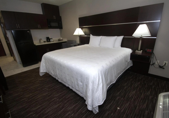 Atrium Hotel and Suites DFW Airport South