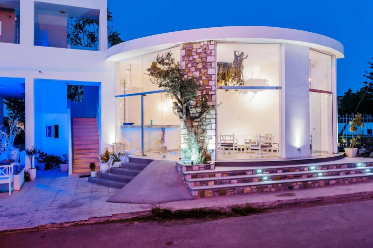 Kouros Home Hotel