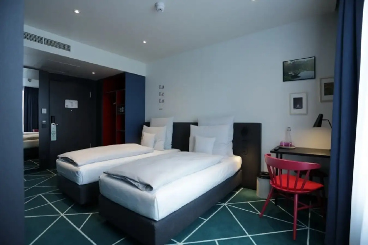 sander Hotel