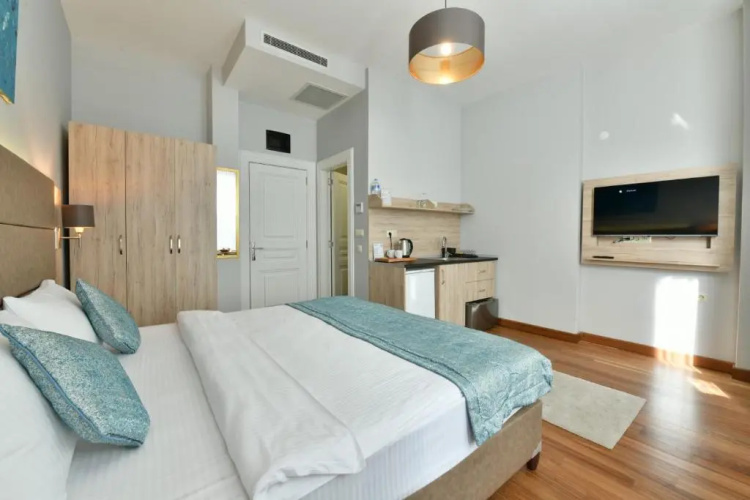 Andi Hotel
