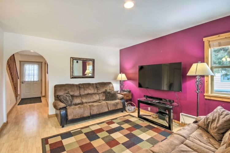 2 Bedrooms Apartment