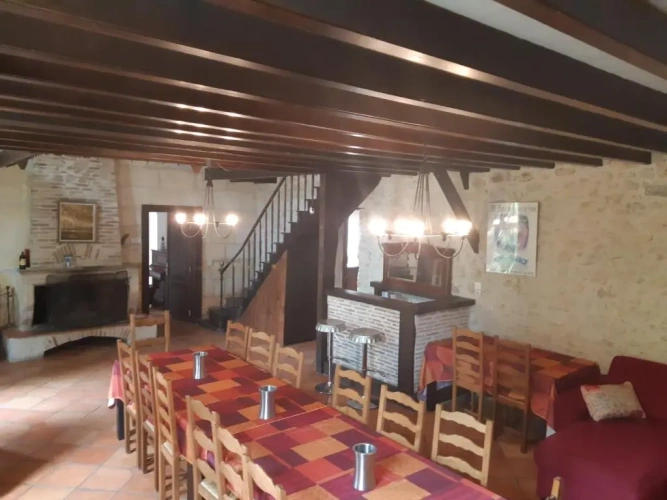 5 Bedrooms Cottage
