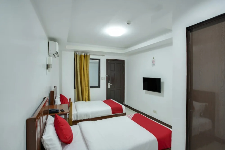 OYO 459 Offshore Hotel
